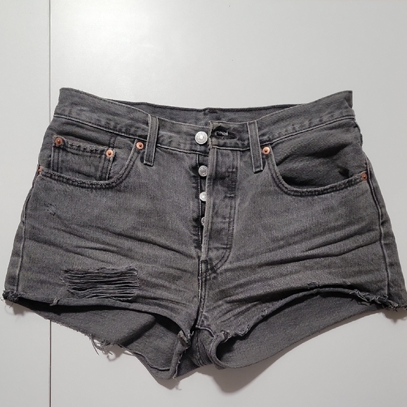 Levi's Faded Black Distressed 501 Denim Shorts size 28 - Picture 1 of 5